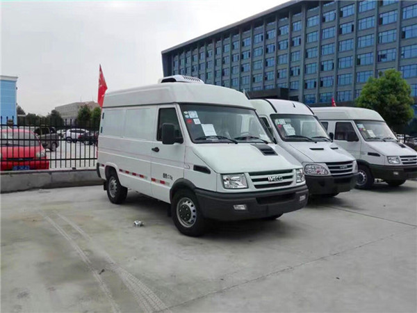 依維柯商務(wù)冷藏車