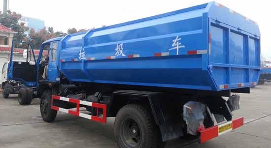 東風(fēng)145型自裝卸式垃圾車